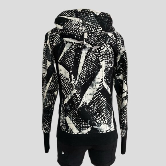 Lululemon Black & White Abstract Skuba Hoodie - Picture 3 of 16